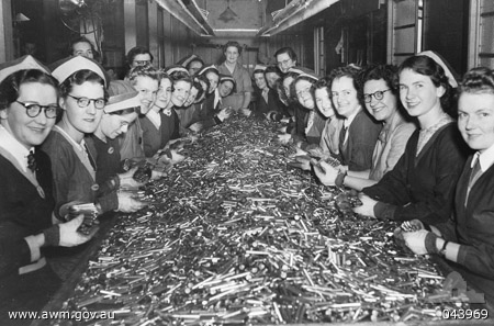 Women_commonwealth_small_arms_factory
